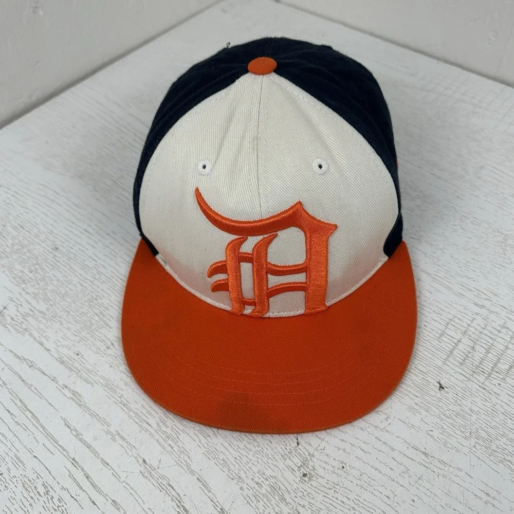 Fan Favorite Detroit Tigers Hat Cap Big D Snap Back‎ Official Licensed